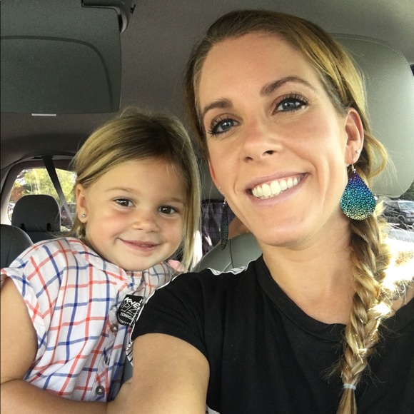 Meet your Posher, Courtney - Picture 4 of 6